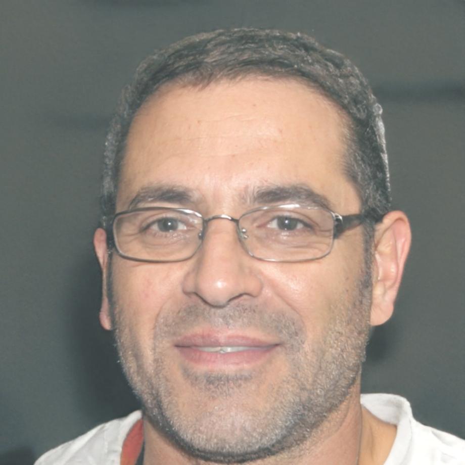 Retrato de Amadeu Carvalho, cliente satisfeito